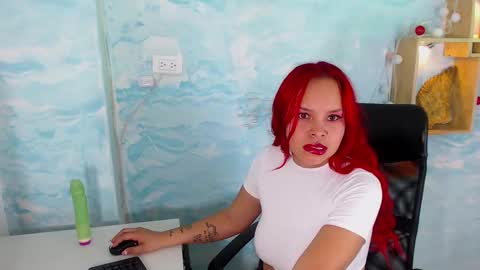 Snapshot of alana_roth chatting on 01.07.25 ALANA ROTH online show from 01.07.25