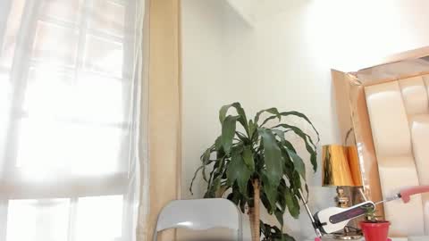       online show from 03.05.25