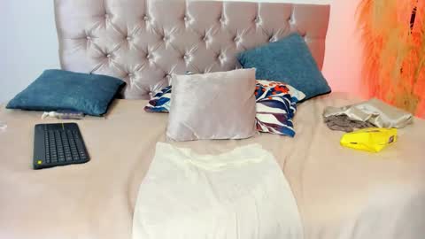 alana_vega69 online show from 10.24.25