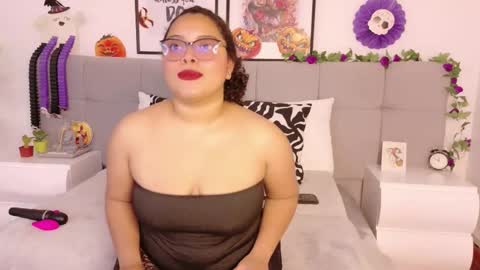 Alanaa  online show from 10.22.25