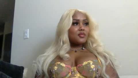 Snapshot of alanaaheartttt chatting on 11.04.25 alanaaheartttt online show from 11.04.25