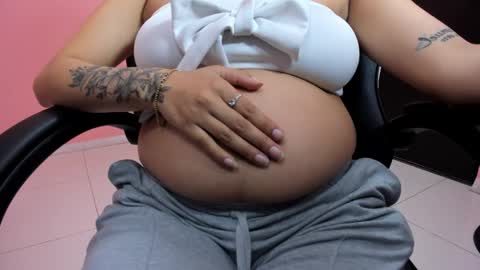 Snapshot of alanapetterson chatting on 12.18.24 alanapetterson online show from 12.18.24