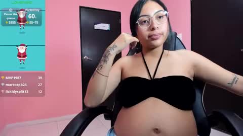 Snapshot of alanapetterson chatting on 12.21.24 alanapetterson online show from 12.21.24