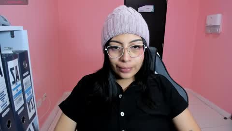 Snapshot of alanapetterson chatting on 12.27.24 alanapetterson online show from 12.27.24