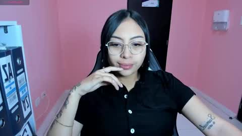 Snapshot of alanapetterson chatting on 12.30.24 alanapetterson online show from 12.30.24