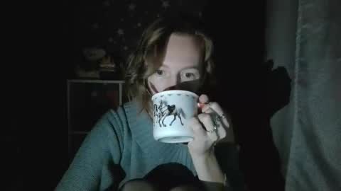 Snapshot of alane26 chatting on 10.20.25 Elisa online show from 10.20.25