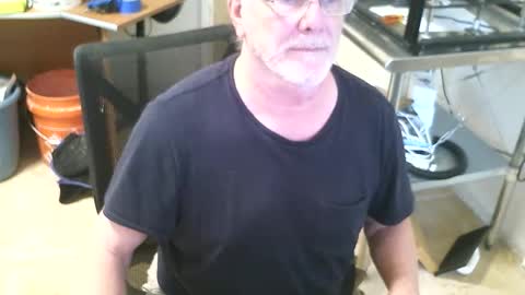 Snapshot of alanlee10allen chatting on 11.24.25 Alanlee10allen online show from 11.24.25