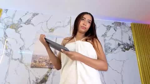 alanna_jones23_aws online show from 09.12.25