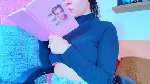 Snapshot of alanna_love02 chatting on 02.04.26 Alanna online show from 02.04.26