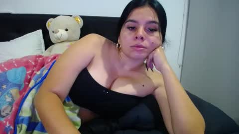 Snapshot of alanna_new1 chatting on 02.17.25 alanna_new1 online show from 02.17.25