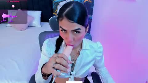 Snapshot of alanna_wild chatting on 06.28.26 Alana online show from 06.28.26