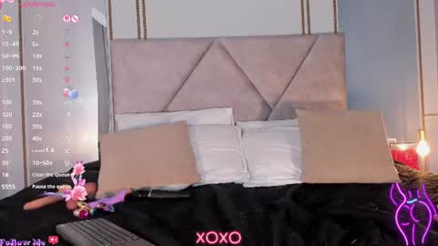 Snapshot of alannaajoness chatting on 07.13.26 Alanna Jonnes online show from 07.13.26