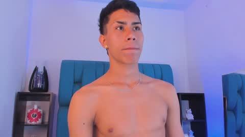 Snapshot of alannaughty_ chatting on 12.24.24 alannaughty_ online show from 12.24.24