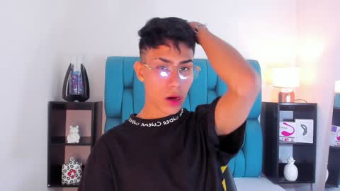 Snapshot of alannaughty_ chatting on 01.21.25 alannaughty_ online show from 01.21.25