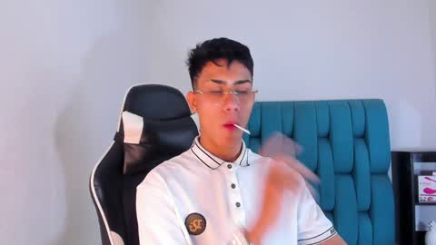 Snapshot of alannaughty_ chatting on 02.02.25 alannaughty_ online show from 02.02.25