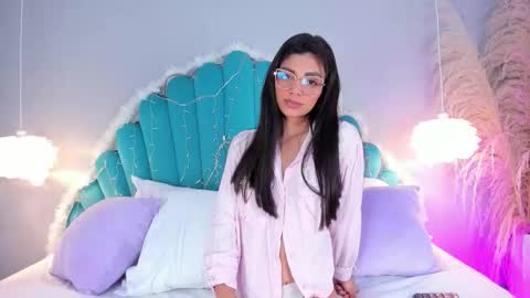 Alassia Hocthner online show from 12.15.25