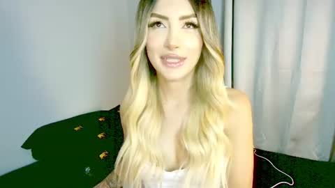 Snapshot of ale_love_ chatting on 07.31.26 ALE LOVE online show from 07.31.26