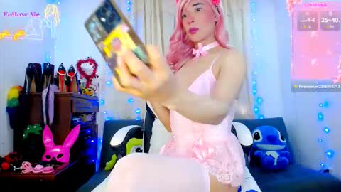 Snapshot of aleexx___ chatting on 11.19.25 Alex online show from 11.19.25