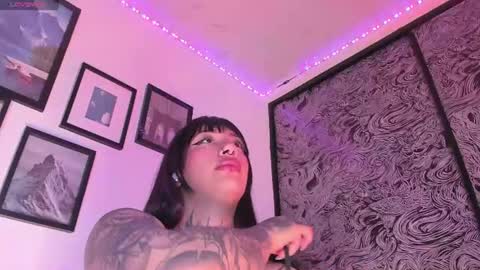 Snapshot of aleja_5 chatting on 07.20.26 Ale online show from 07.20.26