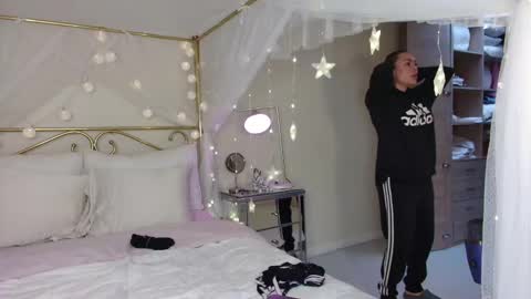 ALEJADOLLTS online show from 02.11.25