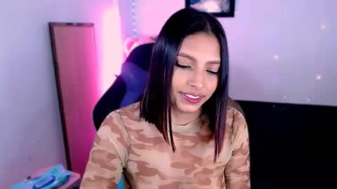 Aleja Harker  online show from 10.17.25