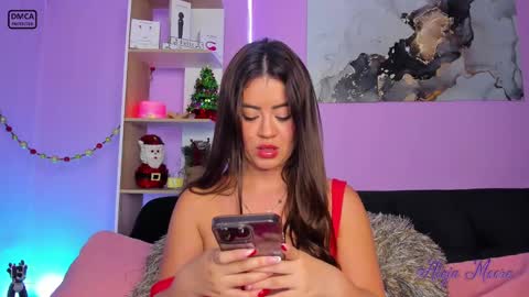 Aleja Moore online show from 12.22.24