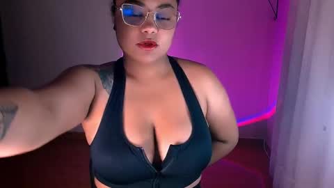 Snapshot of alejandra_conde chatting on 12.16.24 Alejandra online show from 12.16.24