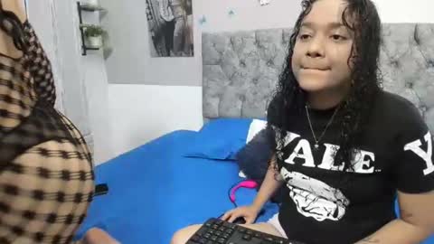Snapshot of alejandra_evanss chatting on 02.11.25 alejandra_evanss online show from 02.11.25