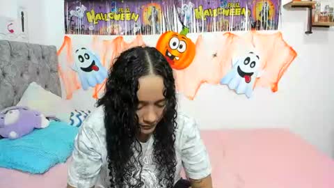 alejandra_evanss online show from 10.26.25