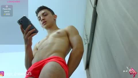 Snapshot of alejandro_g23 chatting on 09.11.25 Alejo online show from 09.11.25