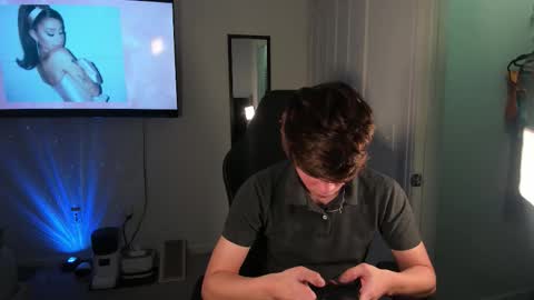 Snapshot of alejandroalvarez1613 chatting on 11.20.25 Alex online show from 11.20.25