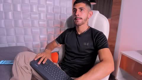 Alejo  online show from 11.23.25