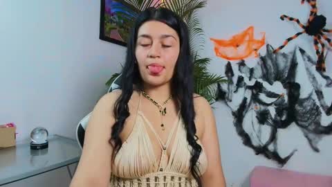 aleja online show from 10.23.25