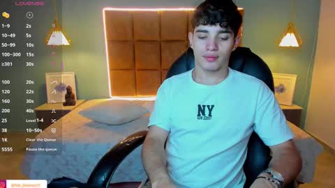 ALejoo Saenz online show from 09.19.25