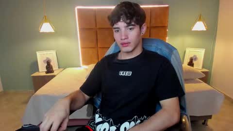 ALejoo Saenz online show from 10.07.25