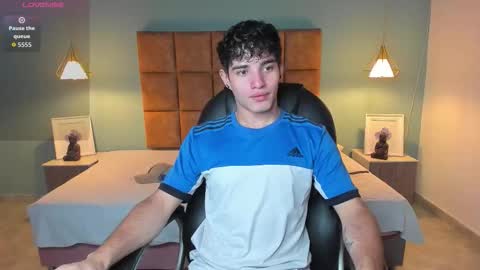 ALejoo Saenz online show from 11.14.25