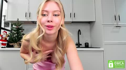 Snapshot of aleksa_cutie chatting on 12.21.24 Next stream - 2 dec - online show from 12.21.24
