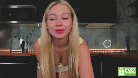 Snapshot of aleksa_cutie chatting on 03.10.26 Next stream - 2 dec - online show from 03.10.26