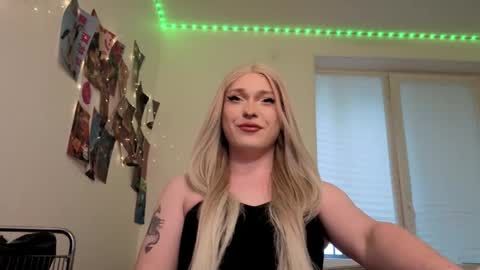 Snapshot of alena_dubai chatting on 05.28.26 ALENA INDEPENDENT MODEL online show from 05.28.26