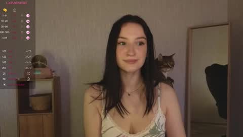 Snapshot of alena_navi chatting on 05.30.26 Alena online show from 05.30.26
