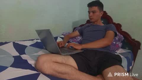 Snapshot of aleo_011 chatting on 10.05.25 Alejandro online show from 10.05.25