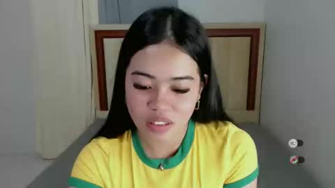 Snapshot of alesha_vibe_me chatting on 09.19.25 alesha_vibe_me online show from 09.19.25