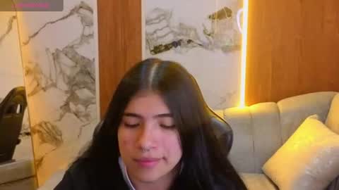 Snapshot of alesia_v chatting on 07.16.26 Live 1000pm 600am COLOMBIAN HOUR online show from 07.16.26