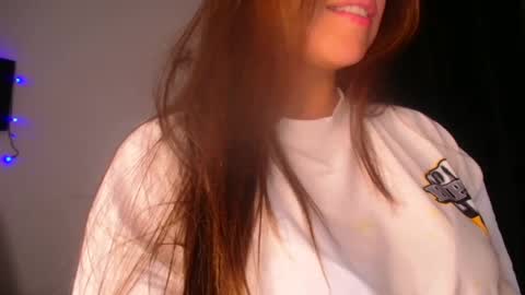 QUEEN OFF MILk  IM BACK  15 NOV online show from 01.15.25