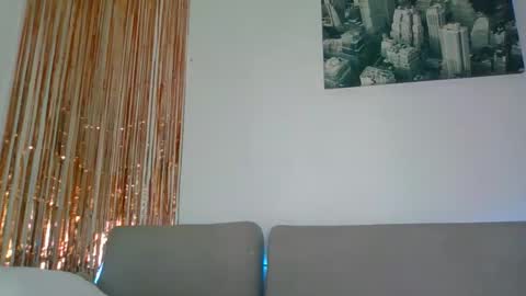 QUEEN OFF MILk  IM BACK  15 NOV online show from 11.21.25