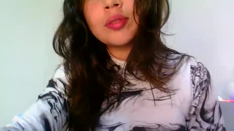 QUEEN OFF MILk  IM BACK  15 NOV online show from 01.05.26