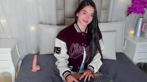 Snapshot of aleska_romanov chatting on 09.20.25 ALESKA online show from 09.20.25