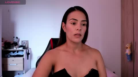 Snapshot of alessandramoreli chatting on 05.27.26 AlessandraMoreli Its my birthday online show from 05.27.26