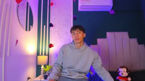 Alessandro Dybala online show from 02.15.25