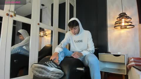 Alessandro Dybala online show from 02.20.25